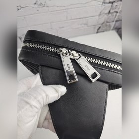 FENDI Вертикальная сумка Fendi с желтым логотипом F Артикул：  2