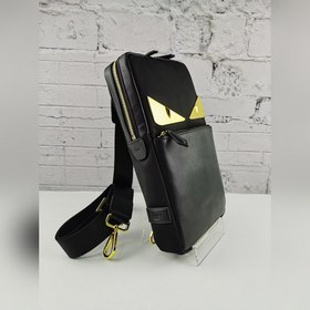 FENDI Вертикальная сумка на цепочке с металлическими пластинами