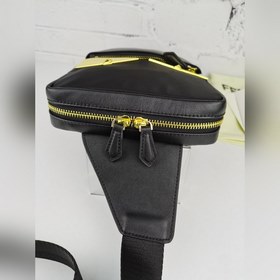 FENDI Вертикальная сумка на цепочке с металлическими пластинами 