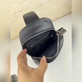 FENDI Вертикальная сумка с желтым логотипом на груди Артикул：  