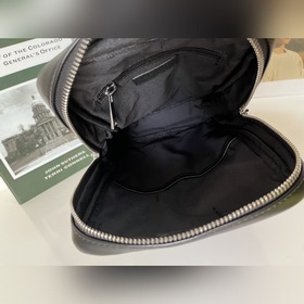 Fendi Сумка на грудь Модель： 18639-2 Итальянский бренд класса люк