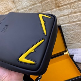 FENDI сумка на грудь Итальянская кожа высшего качества, металлич