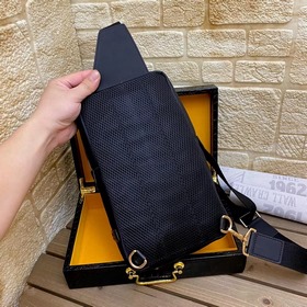 FENDI сумка на грудь Итальянская кожа высшего качества, металличе