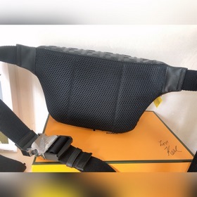 Fendi Модель 2029-5 Новая сумка на пояс/грудь Изготовлена из импо