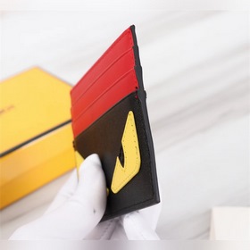 FENDI Кожаный чехол для бритвы Артикул： 2020568 Описание： Нове
