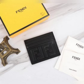 FENDI Картодержатель со стальным тиснением Артикул： 2020568 Оп