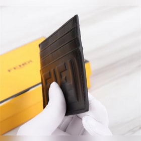 FENDI Картодержатель со стальным тиснением Артикул： 2020568 Оп