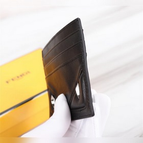 FENDI Черный кожаный кошелек Артикул： 2020568 Описание： Новая в