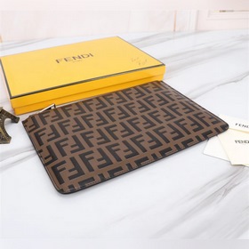 FENDI Сумка с шелкографией и стальным тиснением Артикул： 168568
