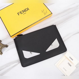 FENDI Fendi Белая сумка-клатч Артикул： 168568 Материал： кожа и
