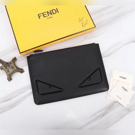 FENDI  Черная сумка для макияжа Артикул： 168568 сумочка FENDI