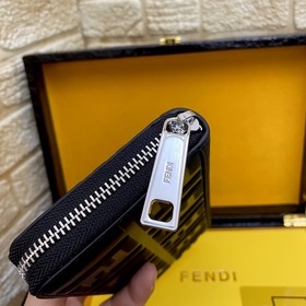 FENDI Маленький кошелек с одним отделением Модель： 9058 Внутре