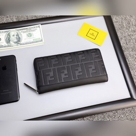 FENDI Маленький кошелек с одним отделением Модель： 9036 Внутре