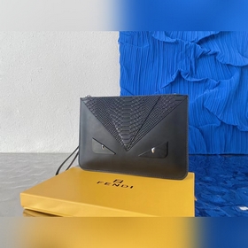 Fendi Мужская сумка-конверт из кожи с изображением маленького мон