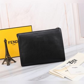 FENDI  Мужская сумка из личи Артикул： 368568 Мужская сумка из ко