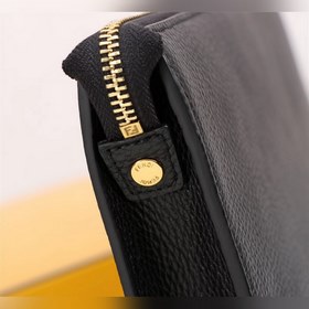 FENDI  Мужская сумка из золотистого металла Артикул： 368568 Кож