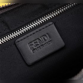 FENDI Черно-серая сумка для макияжа Артикул： 168568 Верх из им