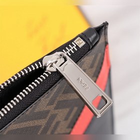 FENDI  Красная сумка из ПВХ Артикул： 168568 Верх из импортной ко