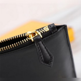 FENDI  Сумка-гармошка из металлических пластин Артикул： 168568 В