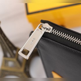 FENDI Мужская сумка FENDI с желтой нашивкой Артикул： 368568 Об