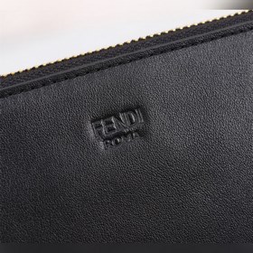 FENDI  Золотая сумка-клатч Артикул： 168568 Сумка FENDI Популярн