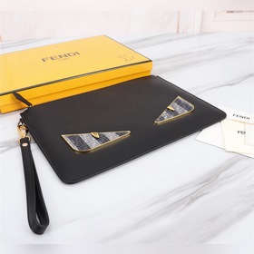 FENDI Сумка с буквой из металла Артикул： 168568 Сумка FENDI Поп