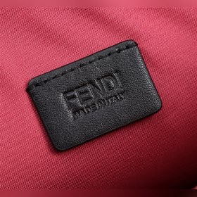 FENDI Сумка с буквой из металла Артикул： 168568 Сумка FENDI Поп