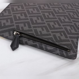 FENDI Желтый клатч из ПВХ с аккордеонной конструкцией Артикул： 