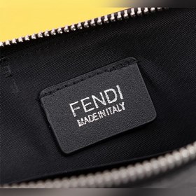 FENDI Желтый клатч из ПВХ с аккордеонной конструкцией Артикул： 