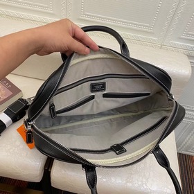 Мужской портфель Hermes Изготовлена из импортной натуральной теля