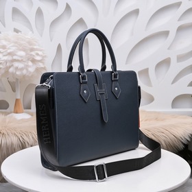 Hermes - мужская сумка для документов Изготовлена из импортной ко