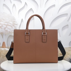 Hermes - новейшая модель мужской портфеля Hermes Изготовлена из и