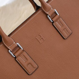 Hermes - новейшая модель мужской портфеля Hermes Изготовлена из и