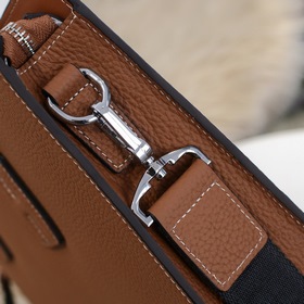 Hermes - новейшая модель мужской портфеля Hermes Изготовлена из и