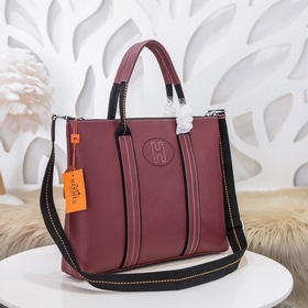 Hermes - новейшая модель мужской сумки через плечо от Hermes Изго