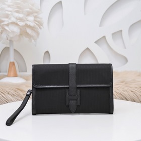 Hermes - новейшая модель мужской сумки изготовлена из специальной