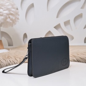 Hermes- Мужская сумка из кожи. Изготовлена из кожи теленка высшег