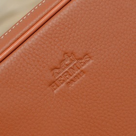 Hermes - новейшая модель мужской сумки Hermes изготовлена из кожи