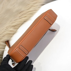Hermes - новейшая модель мужской сумки Hermes изготовлена из кожи