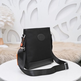Мужская сумка через плечо Hermes Изготовлена из специальной водон