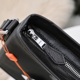 Мужская сумка через плечо Hermes Изготовлена из специальной водон