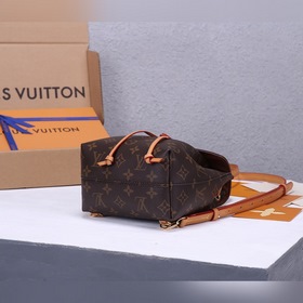 Рюкзак LV Montsouris BB Модель： M45502 Louis Vuitton представляет
