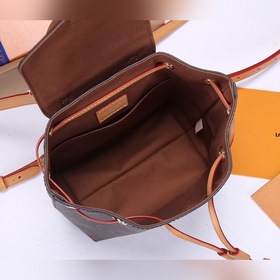 Рюкзак LV Montsouris BB Модель： M45502 Louis Vuitton представляет