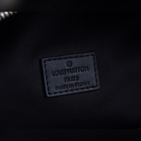 Рюкзак LV Josh Модель： N40365 Рюкзак Josh выполнен из ткани Monog