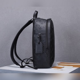 Рюкзак LV Armand Модель： M57959 Изготовлена из кожи Monogram Seal