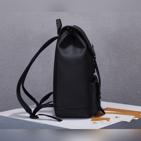 Рюкзак LV Модель： M58644 Эта сумка-рюкзак с двумя плечевыми ремня