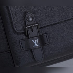 Рюкзак LV Модель： M58644 Эта сумка-рюкзак с двумя плечевыми ремня