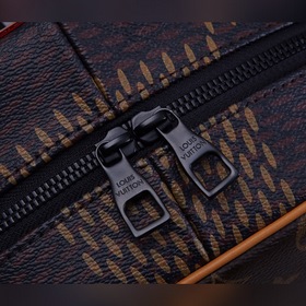 LV Campus рюкзак из цельностального металла Модель： N40380 Из сов