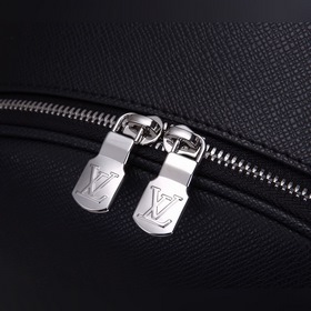 Рюкзак LV Alex Модель： M30258 Сумка из кожи Taga отличается четко