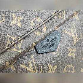 LV Модель Рюкзак для пожилых Изготовленный из ткани Monogram Rev